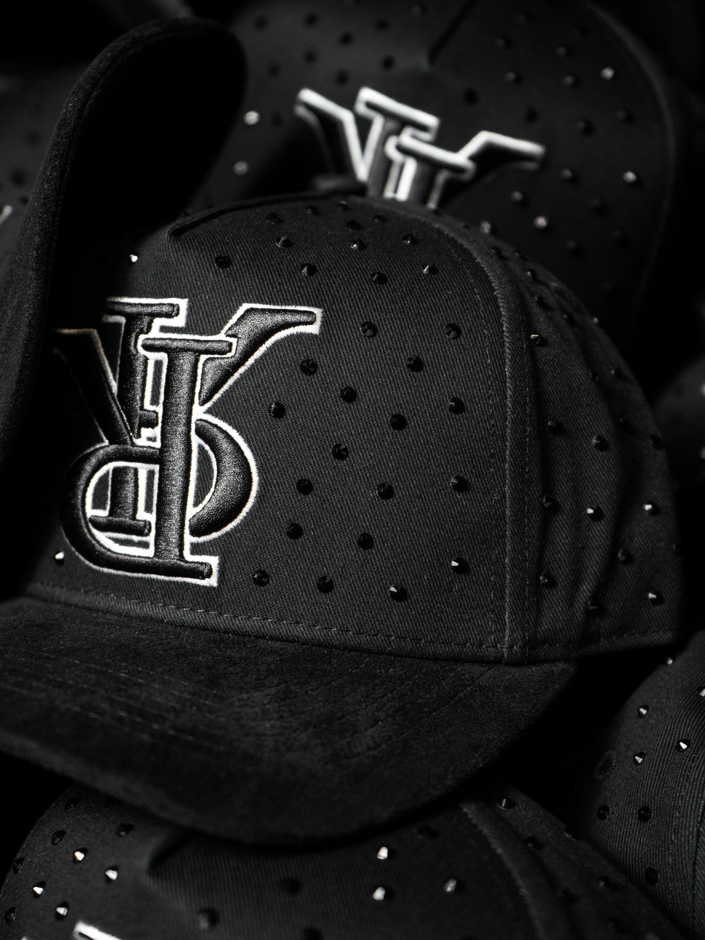“RRoyale Scuro” CAP