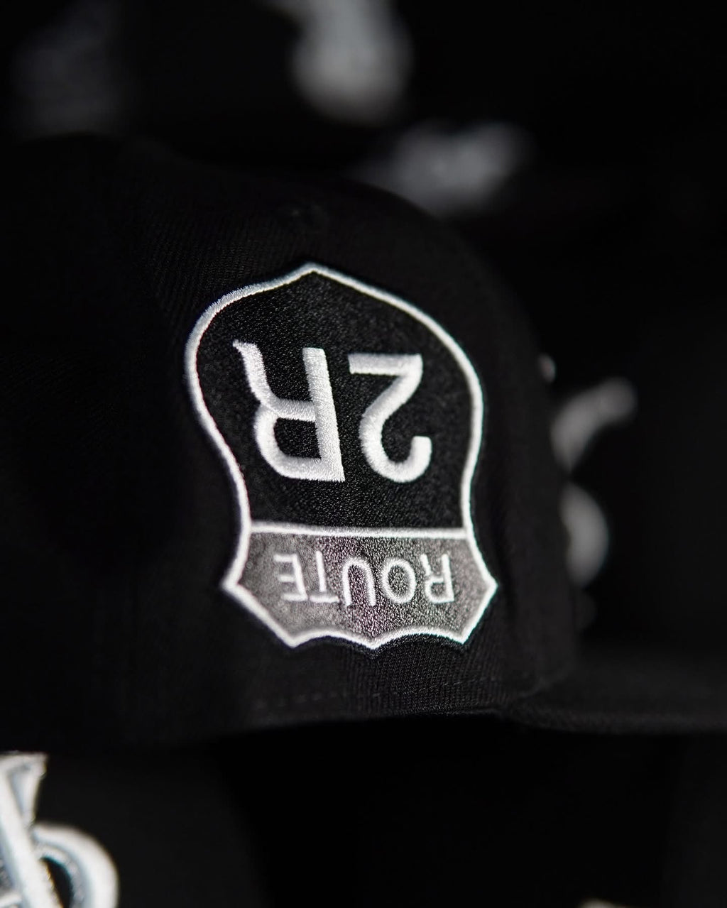 “La RRoute R2” CURVED BRIM CAP