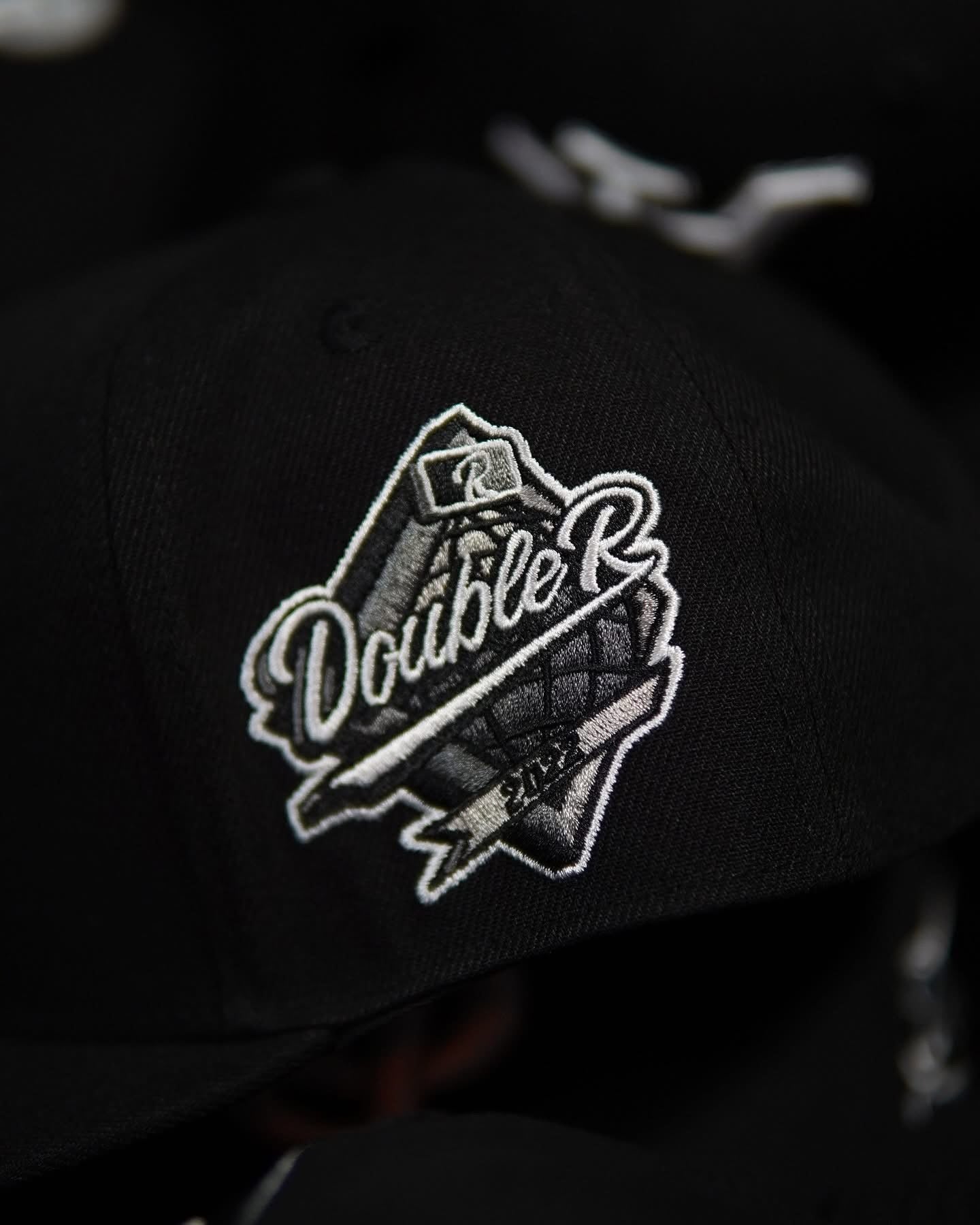 “La RRoute R2” CURVED BRIM CAP