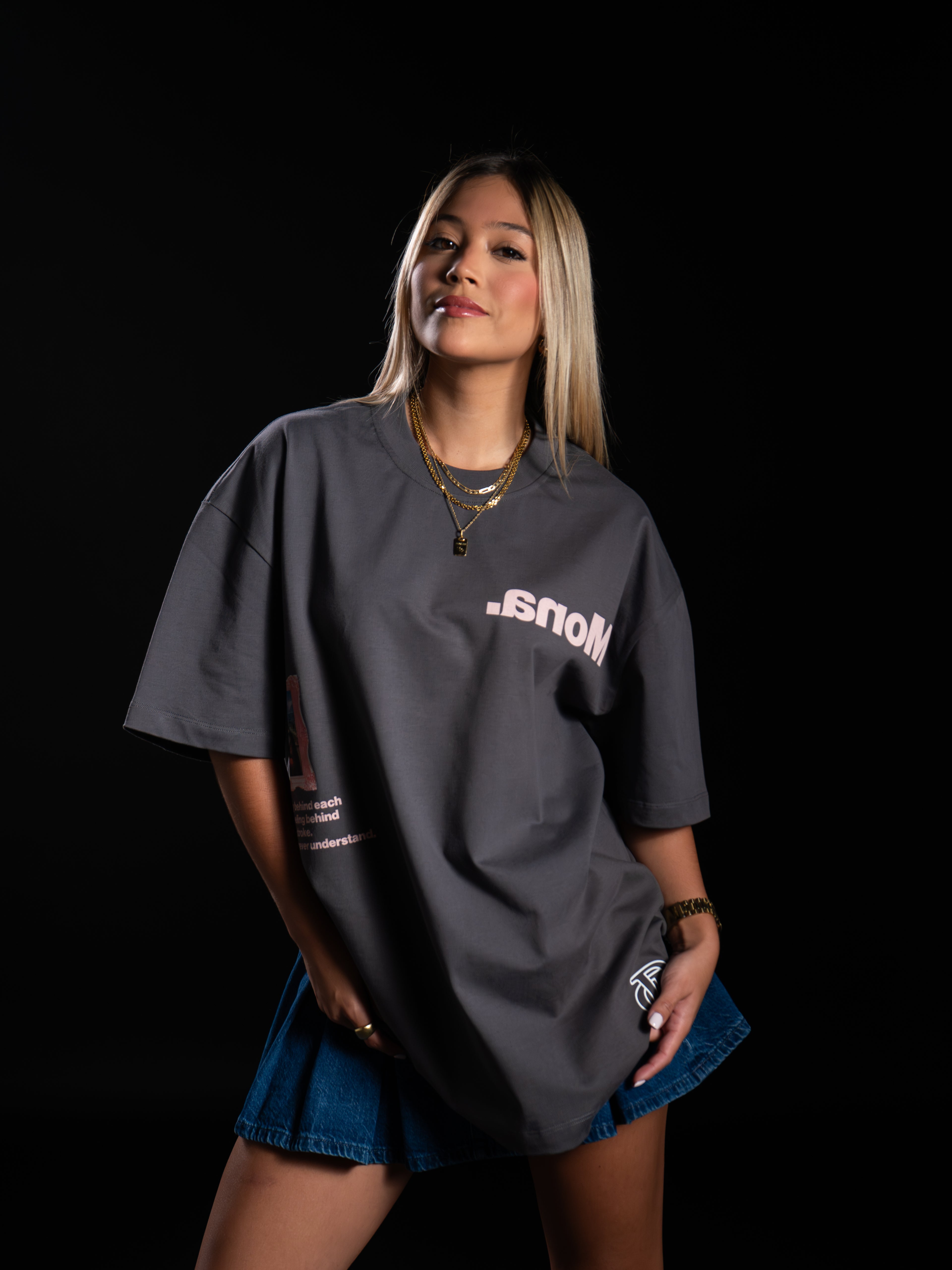 “mona v3” T-SHIRT