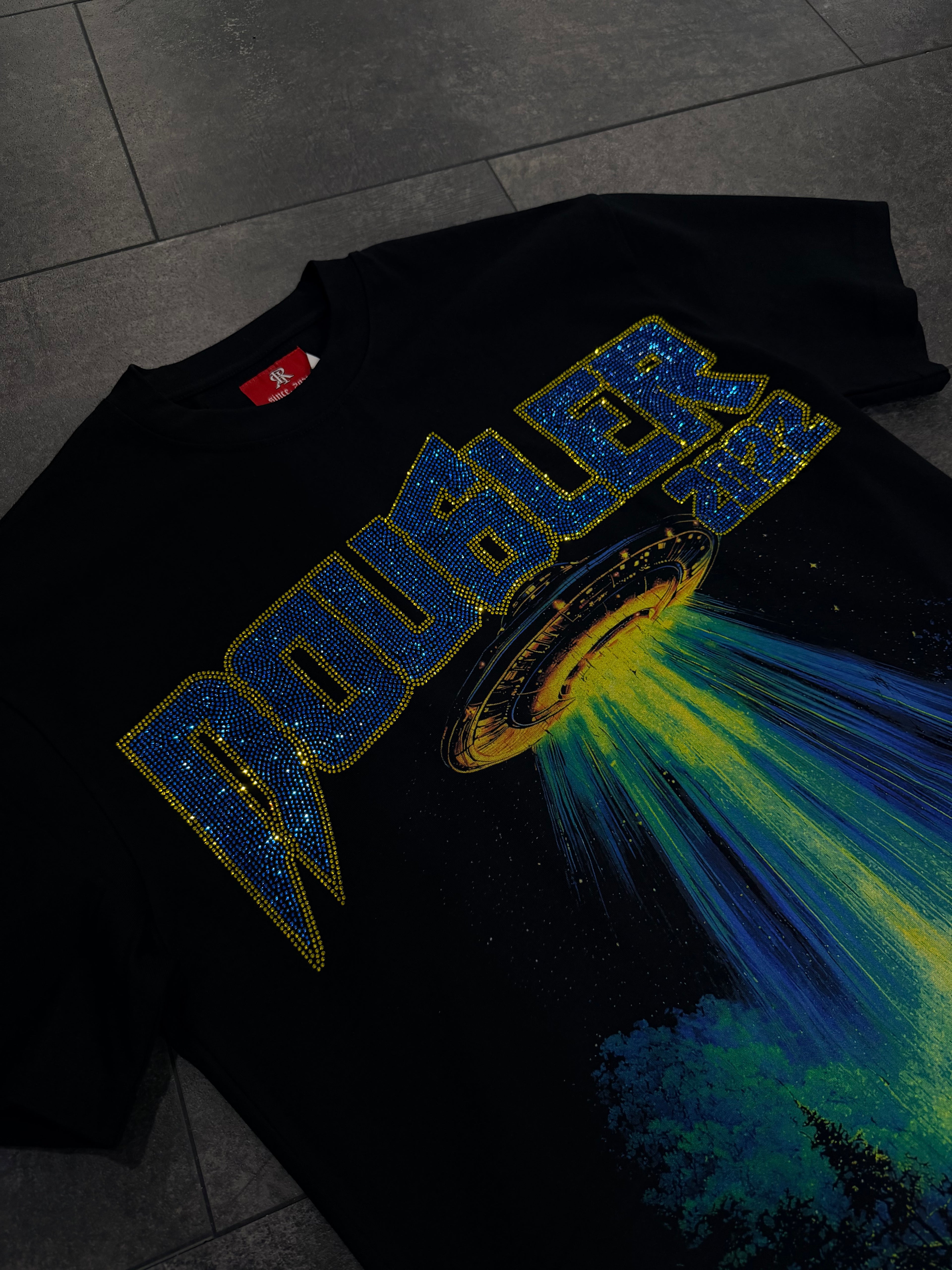 “anotheRR woRRld” T-SHIRT