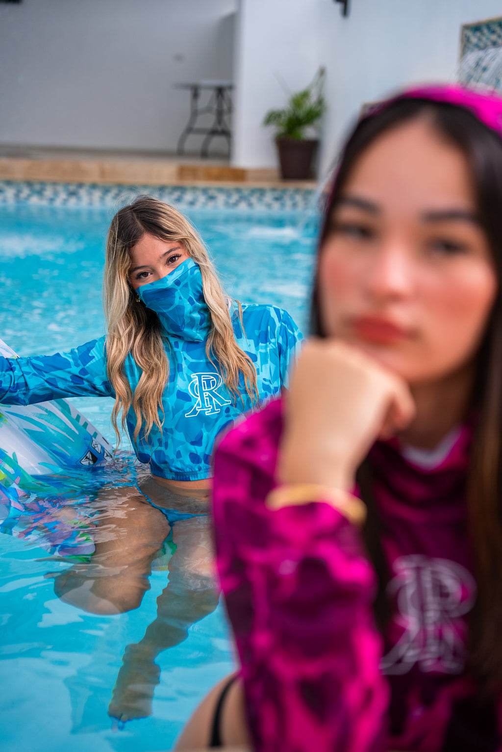 “veneRRcia” CROP RASHGUARD