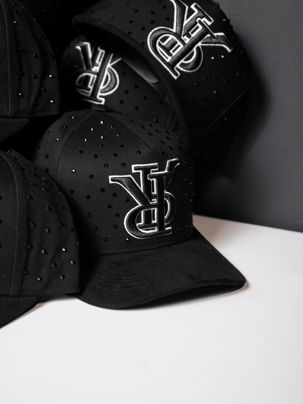“RRoyale Scuro” CAP