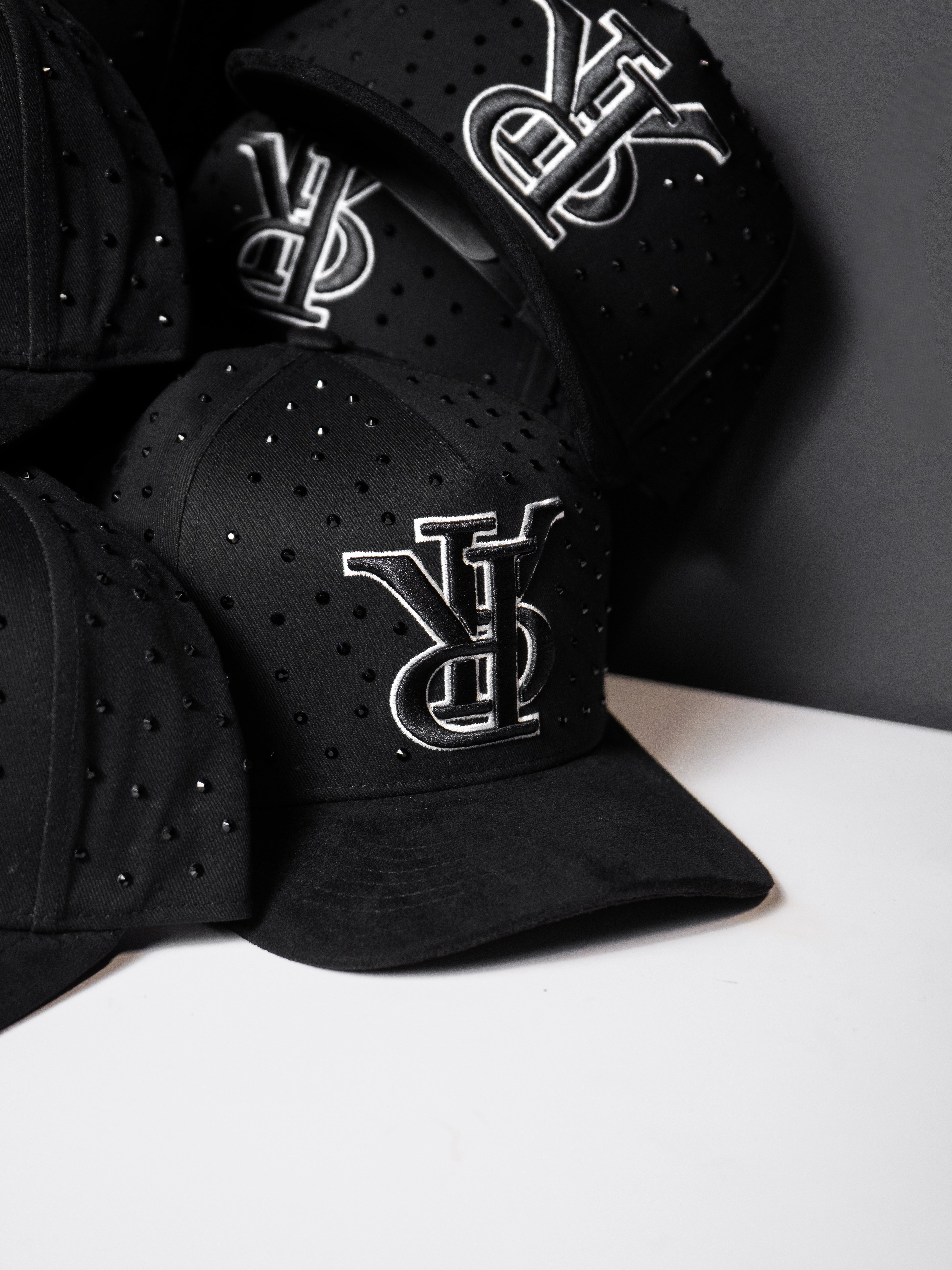 “RRoyale Scuro” CAP