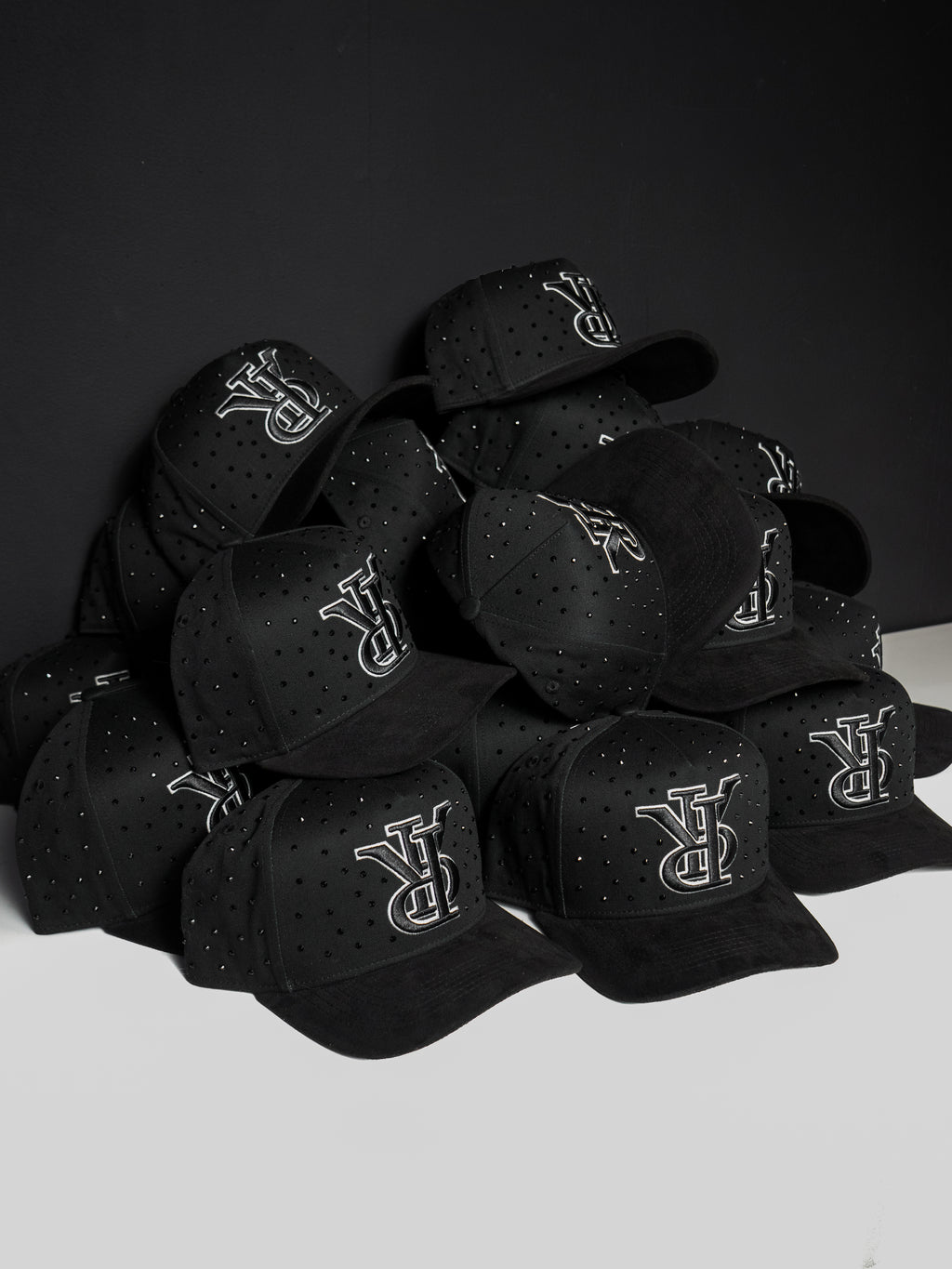 “RRoyale Scuro” CAP
