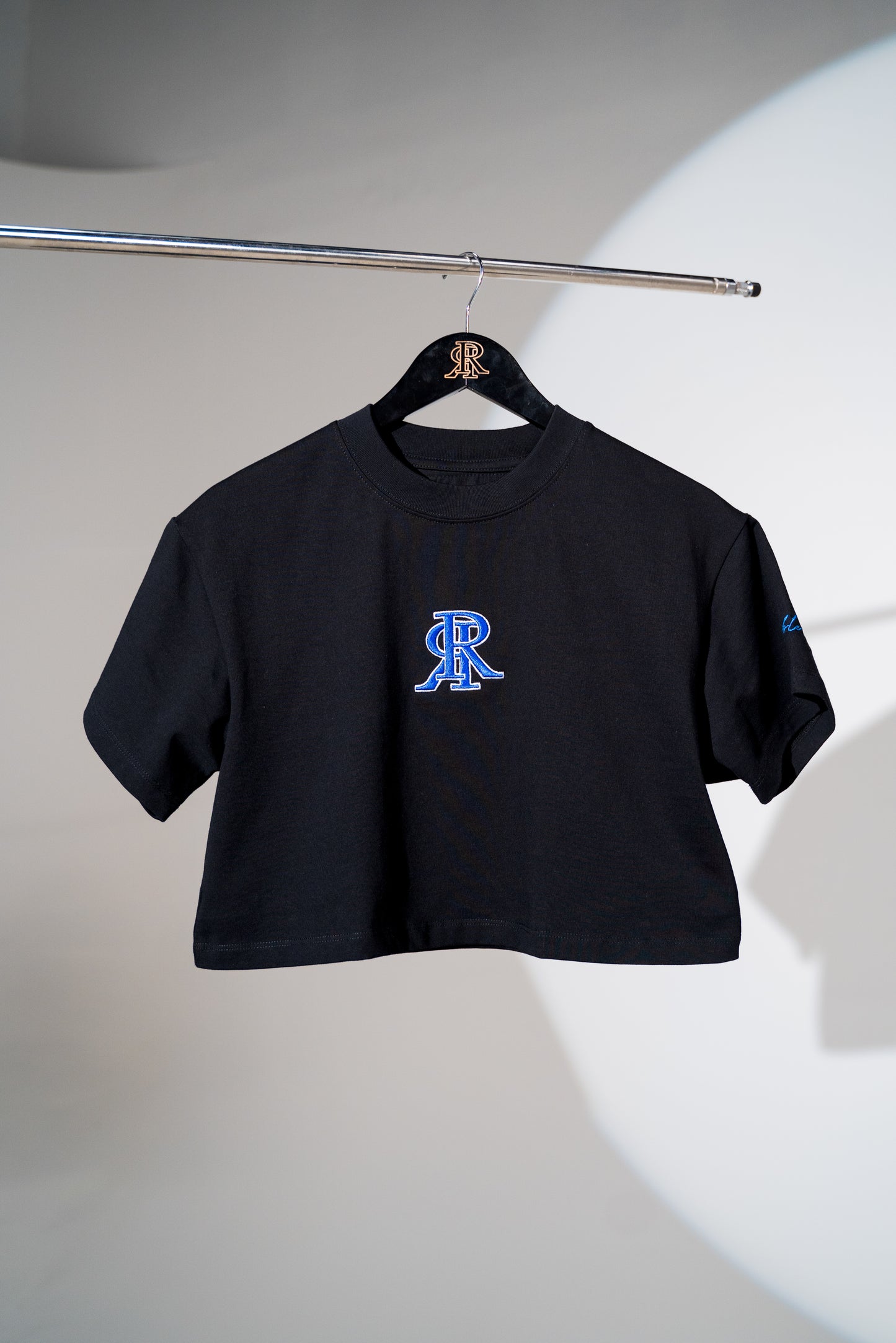 “Volkenfrieden” CROP TOP