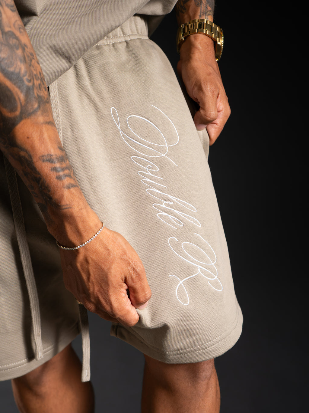 “aelieRR” Unterschrift SHORTS