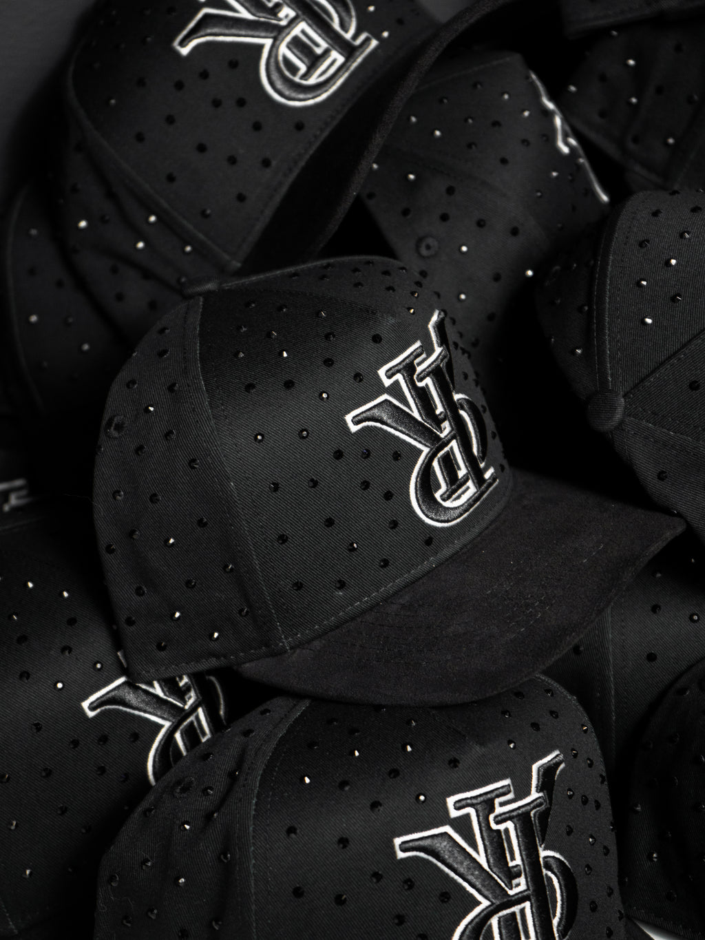 “RRoyale Scuro” CAP